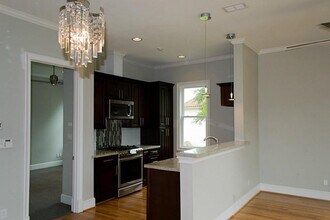 5545 Navarro St in Houston, TX - Foto de edificio - Building Photo