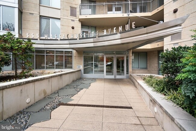 555 Massachusetts Ave NW, Unit 815 in Washington, DC - Building Photo - Building Photo