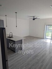 625 SE 13th Pl in Cape Coral, FL - Building Photo - Building Photo
