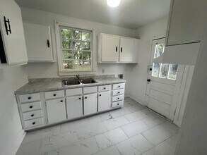 2008 W Victory Dr in Mobile, AL - Building Photo - Building Photo