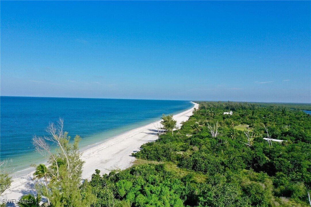 575 Park Shore Dr in Naples, FL - Foto de edificio
