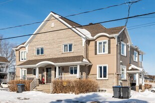 7169 Des Forts Ch in Lévis, QC - Building Photo