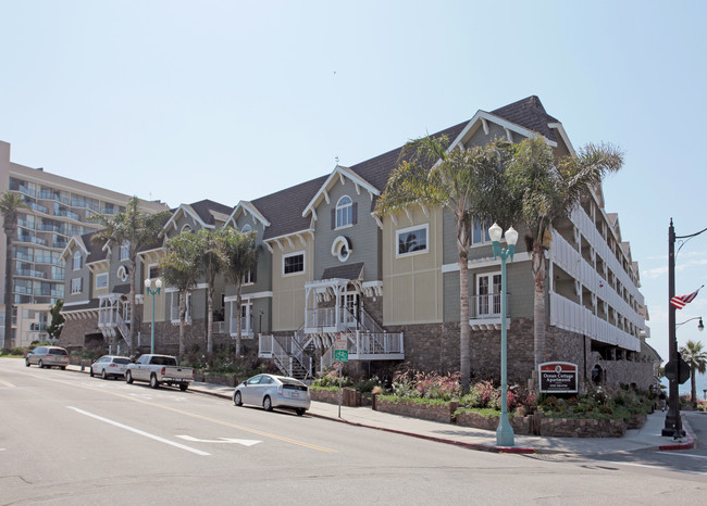 Ocean Cottage By The Sea Apartments in Redondo Beach, CA - Building Photo - Building Photo