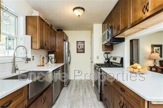 209 Edward Ct in Mebane, NC - Foto de edificio - Building Photo