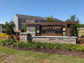 12004 Oak St in Charlotte, NC - Building Photo - Building Photo