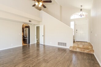 7712 W Behrend Dr in Glendale, AZ - Foto de edificio - Building Photo