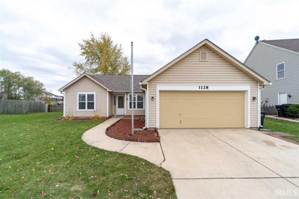 1128 W Hornbeam Cir in Lafayette, IN - Building Photo