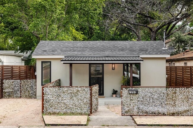 101 1/2 E 2nd St in Austin, TX - Building Photo - Building Photo