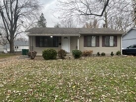 801 W Nixon Dr in O'Fallon, IL - Building Photo