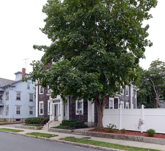 111 Summer St in New Bedford, MA - Building Photo - Building Photo