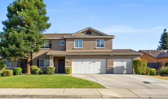 11723 Holabird Ave in Bakersfield, CA - Foto de edificio - Building Photo