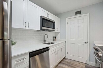 2315 N Congress Ave in Boynton Beach, FL - Building Photo - Building Photo