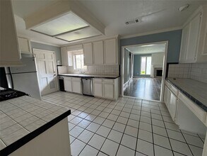 4206 Gardendale Dr in Houston, TX - Building Photo - Building Photo