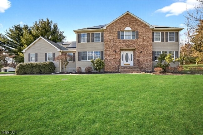 property at 7 Sun Valley Way