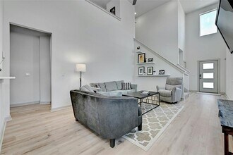 8133 Linnie Ln in Austin, TX - Building Photo - Building Photo