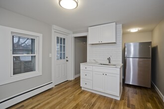 11 Canal St-Unit -1 in South Hadley, MA - Building Photo - Building Photo