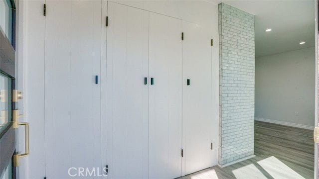 22135 Kittridge St in Los Angeles, CA - Building Photo - Building Photo