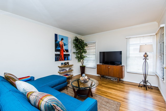 4270 Troost Ave in Los Angeles, CA - Building Photo - Building Photo