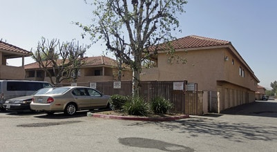 Suntree Apartments in Fontana, CA - Building Photo - Building Photo