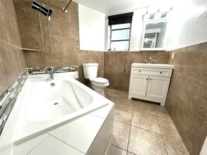 1723 NE Miami Gardens Dr in Miami, FL - Building Photo - Building Photo