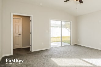 84 Vicksburg Dr in Saint Johns, FL - Foto de edificio - Building Photo