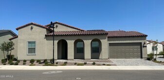 11551 N Luckenbach St in Surprise, AZ - Building Photo