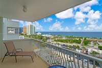 1 Las Olas Cir, Unit #1204 in Fort Lauderdale, FL - Foto de edificio - Building Photo