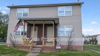 1103 24th St in Parkersburg, WV - Building Photo