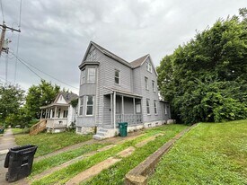 1910 Fairmount Ave in Cincinnati, OH - Building Photo
