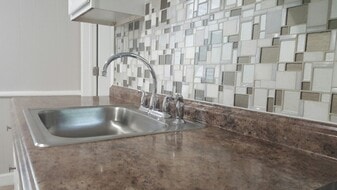 73 Orange St in Bridgeport, CT - Building Photo