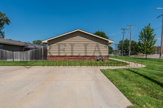 4204 Newell St in Wichita, KS - Foto de edificio - Building Photo
