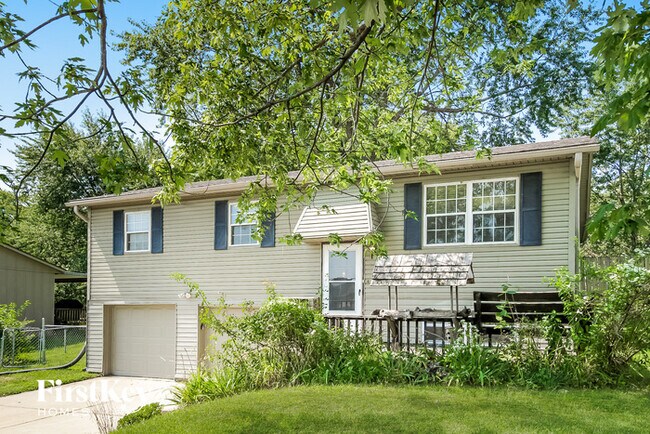 509 NE Sunnyside School Rd in Blue Springs, MO - Building Photo - Building Photo