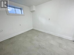 465 Pineland Ave in Oakville, ON - Building Photo - Building Photo