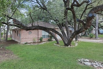 1109 N Riviera Cir in Cedar Park, TX - Building Photo - Building Photo