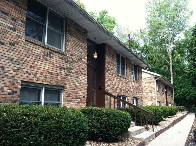 118-130 S Clarendon St in Kalamazoo, MI - Foto de edificio - Building Photo