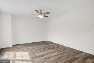 335 Quincy Dr, Unit 331 in Dallastown, PA - Building Photo - Building Photo