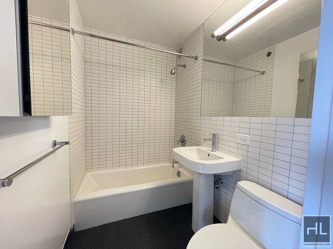 East 39th Street in New York, NY - Building Photo - Building Photo