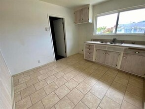 1741 Lahoud Dr in Encinitas, CA - Building Photo - Building Photo