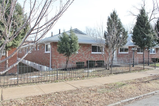 Concord Apartments in St. Louis, MO - Building Photo - Building Photo