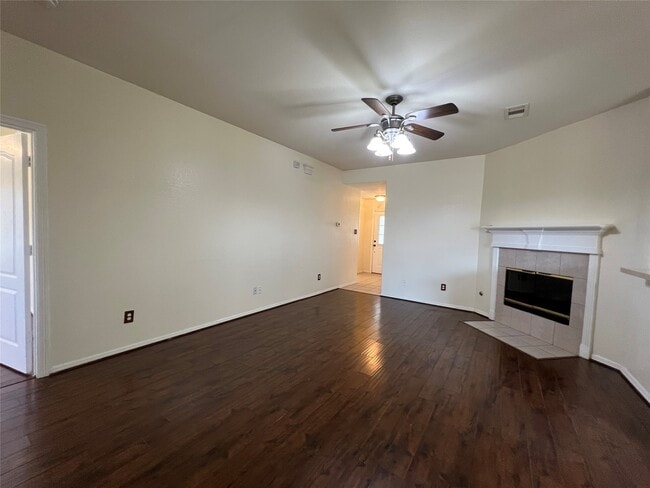 1053 Shadow Glenn Dr in Conroe, TX - Building Photo - Building Photo