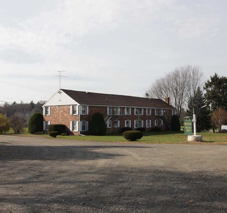 582 Peacedale Rd in Schodack Landing, NY - Foto de edificio