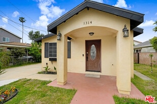 1314 O'Melveny Ave in San Fernando, CA - Building Photo