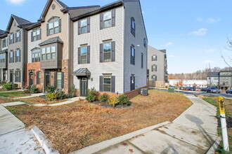 1101 Rampart Dr in Fredericksburg, VA - Building Photo - Building Photo