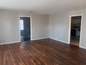 2206 Glen Iris Rd NW in Huntsville, AL - Building Photo - Building Photo