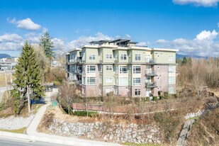 Cascada in Maple Ridge, BC - Building Photo