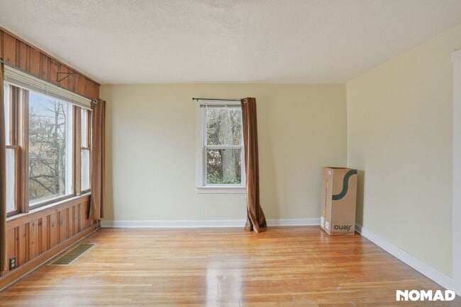 1046 Marshall Ave in Webster Groves, MO - Building Photo - Building Photo