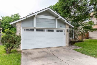 8039 Sunshine Trail Dr in San Antonio, TX - Building Photo - Building Photo