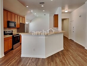 15 Camber Pine Pl in The Woodlands, TX - Building Photo - Building Photo
