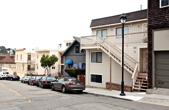 439 Corbett Ave in San Francisco, CA - Building Photo - Building Photo