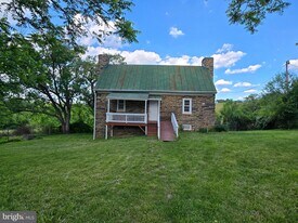 11160 Pleasant Vale Rd in Delaplane, VA - Building Photo